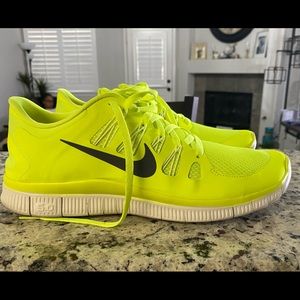 NIKE FREE 5.0+ Like New W/Box.